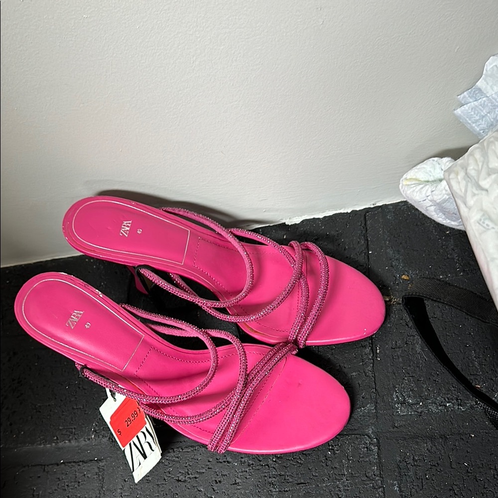 NWT!Zara Women's Pink Strappy Sandals